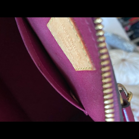 LOUIS VUITTON Vernis Alma BB Magenta - Picture 8 of 11